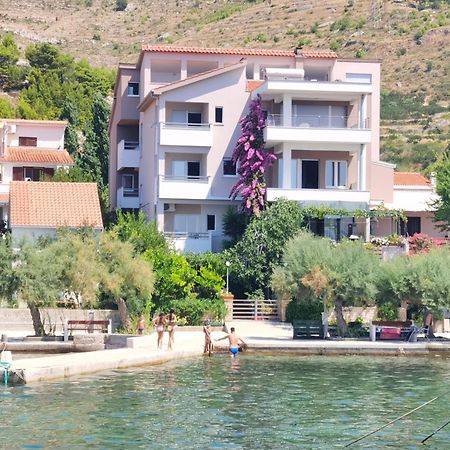 Beach House - Apartments Ana Duce Luaran gambar